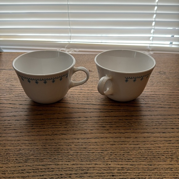 Corelle Snowflake Cups - Picture 4 of 4